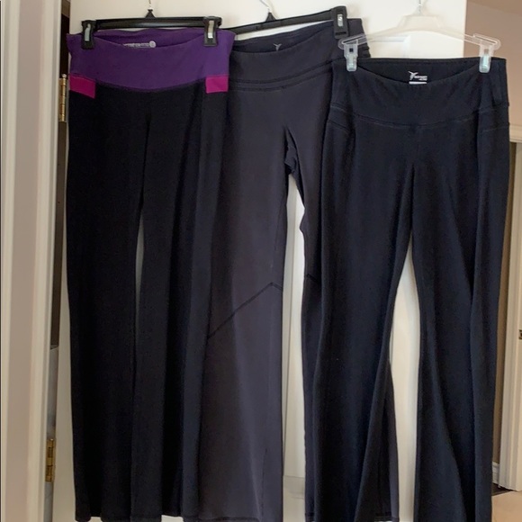Old Navy Pants - Bundle of 3 yoga pants leggings size Small